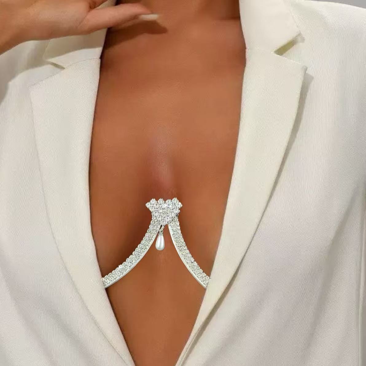 Body Jewelry Necklace - Damski biustonosz z perłową zawieszką w